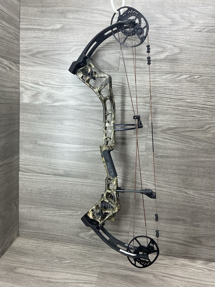 Bear Archery Surpass Compound Bow Right Hand