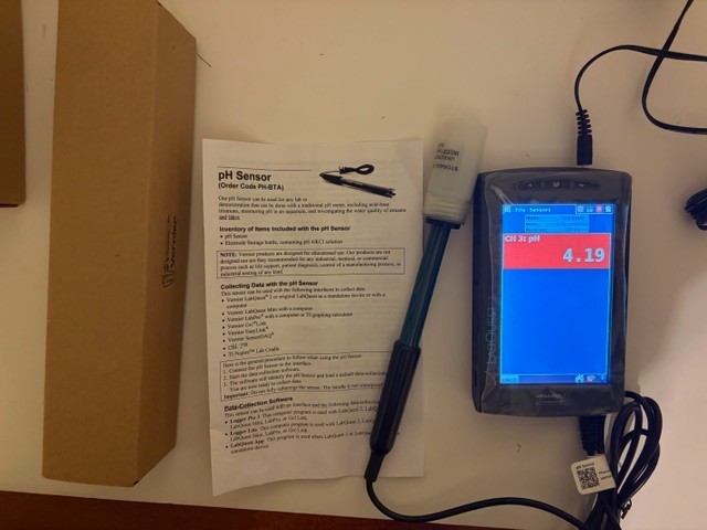 Vernier LabQuest 2 + CO2 Gas Sensor (CO2-BTA) Bundle – Tested