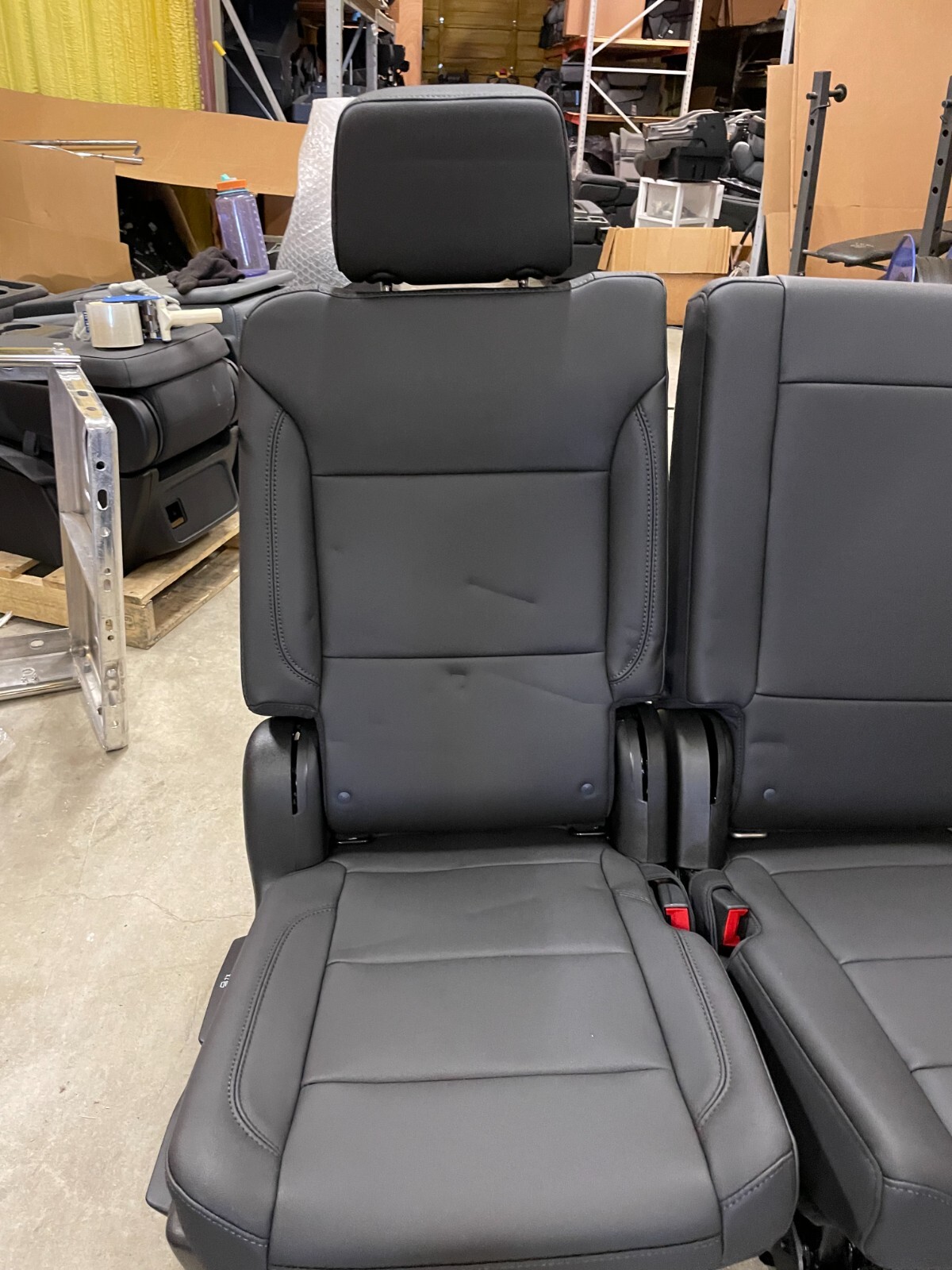 21-25 TAHOE YUKON ESCALADE SUBURBAN LEATHER 2ND ROW SEAT EBONY (JET BLACK) OEM