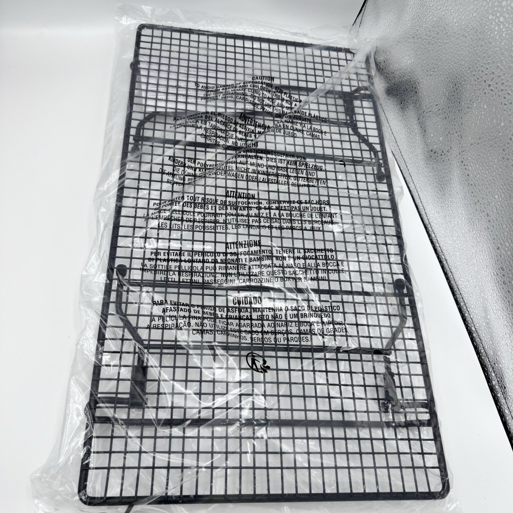 NEW PAMPERED CHEF #1587 One Black Stackable Cooling Rack Rectangle Sealed Bake