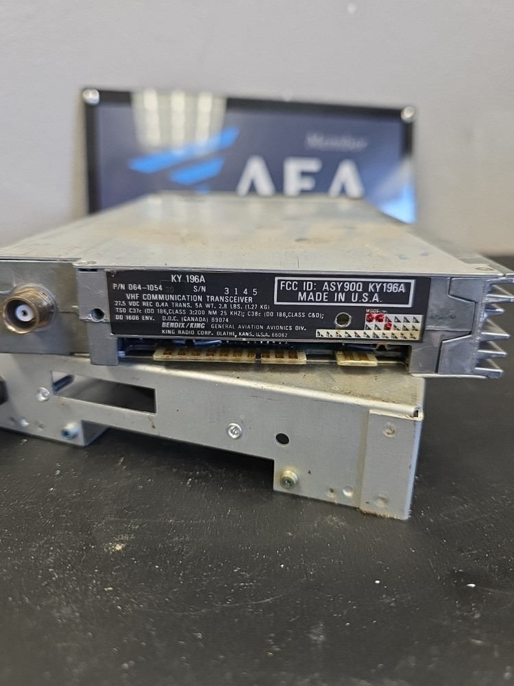 King KY196A VHF Good