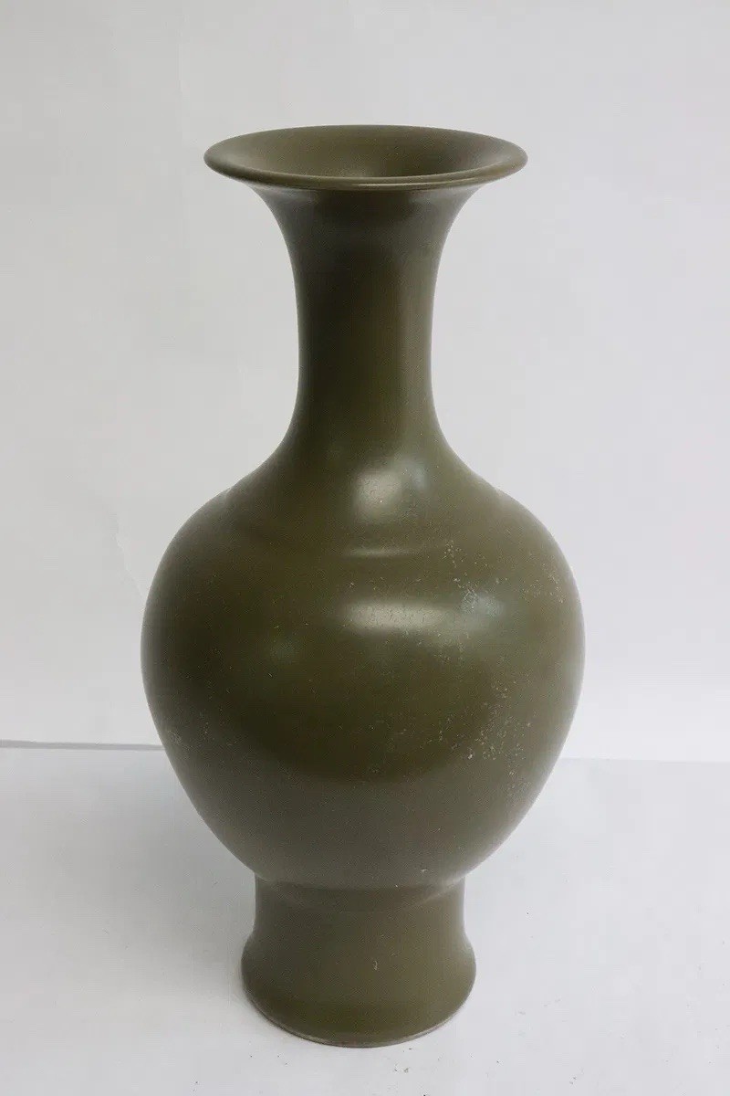 Pair Of Chinese Porcelain Tea Dust Style Vases