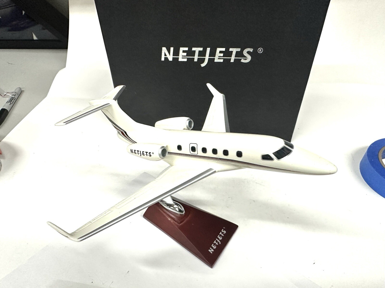 NEW Embraer Phenom 300 Jet By Netjets Airplane Model _ 1:72 Rare