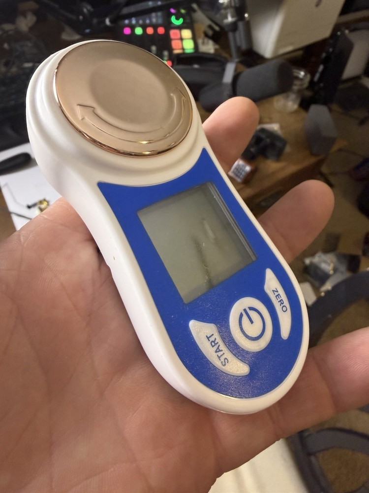 Digital brix Refractometer