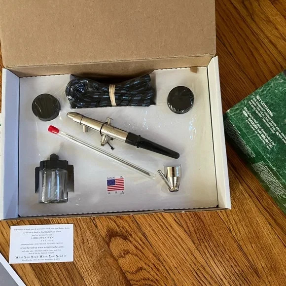 Badger Airbrush Kit - NIB model 175-7