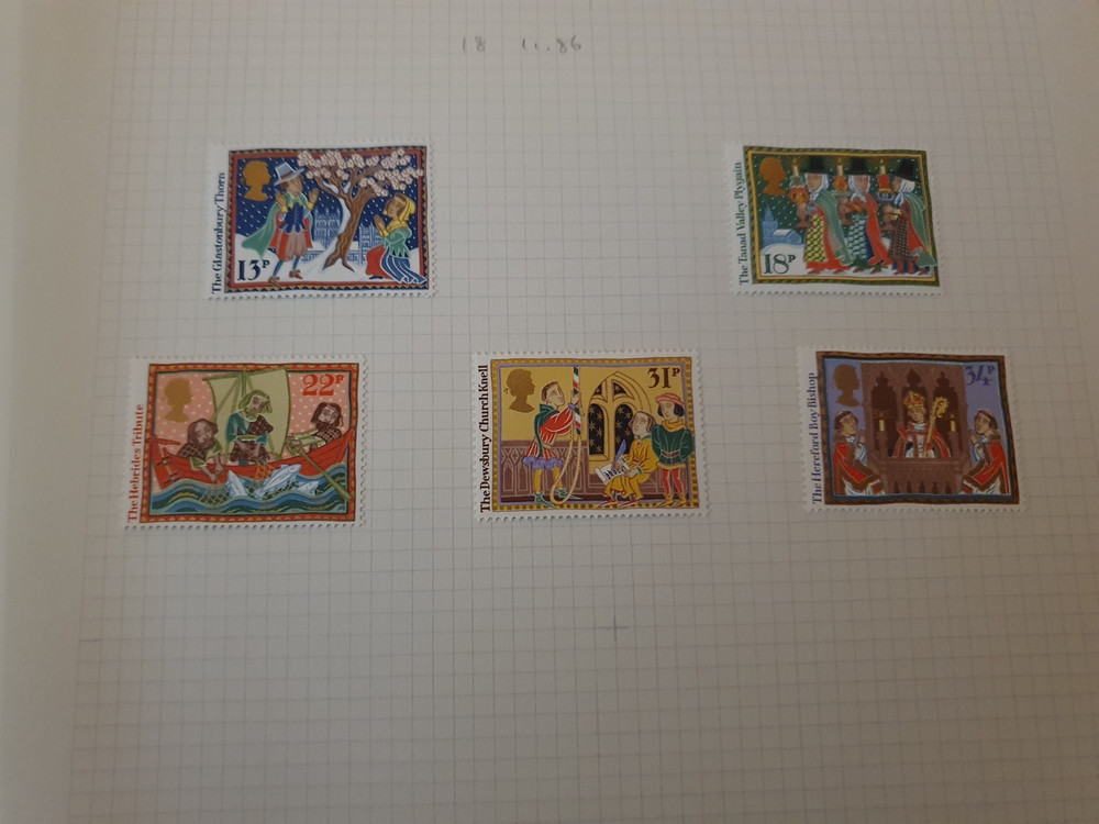 LANCASTER ROSE STAMP ALBUM CONTAINING APPROX 50 MINT GB COMMEMORATIVE SETS #3240