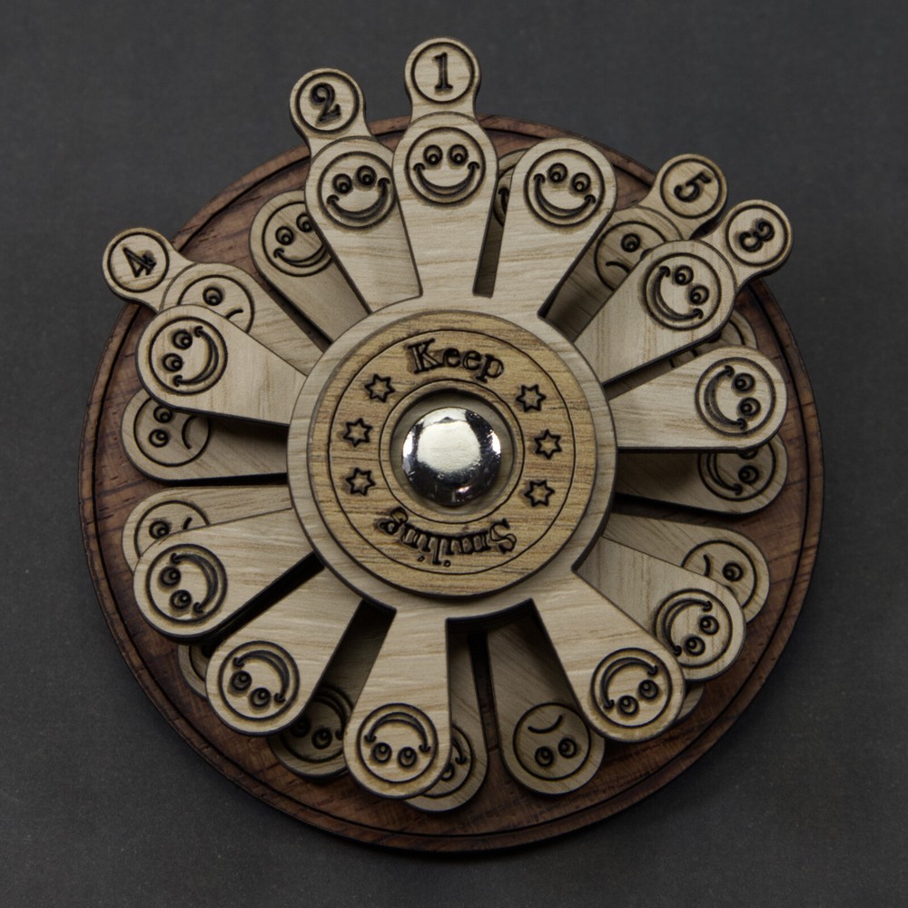Keep Smiling - Level 4 - Siebenstein Spiele - Rotating Puzzle