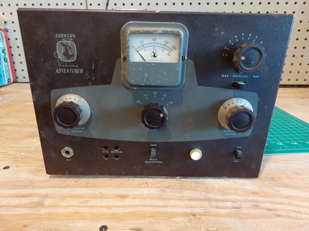 Johnson Viking Adventurer Ham CW Transmitter Assume for Parts or Not Working
