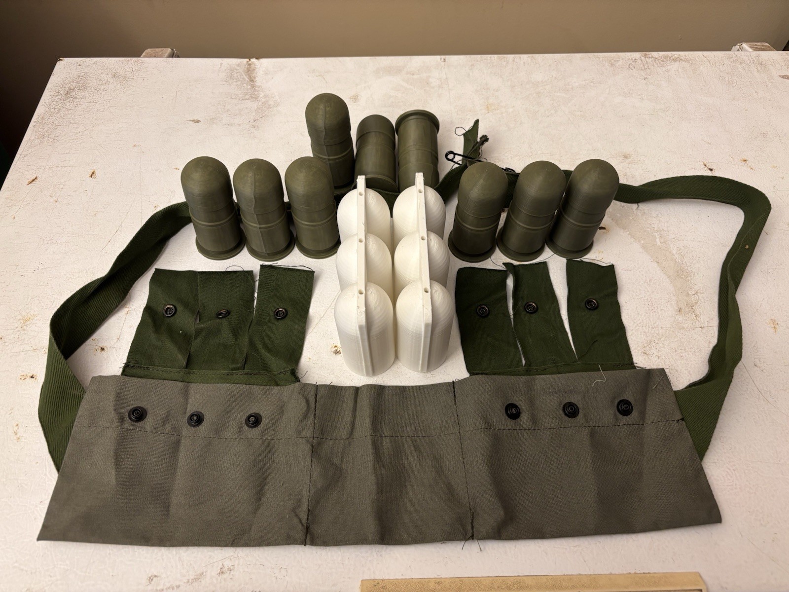 40mm Inert Replica HEDP (37mm sized) For Living History W/bandolier USGI Nam