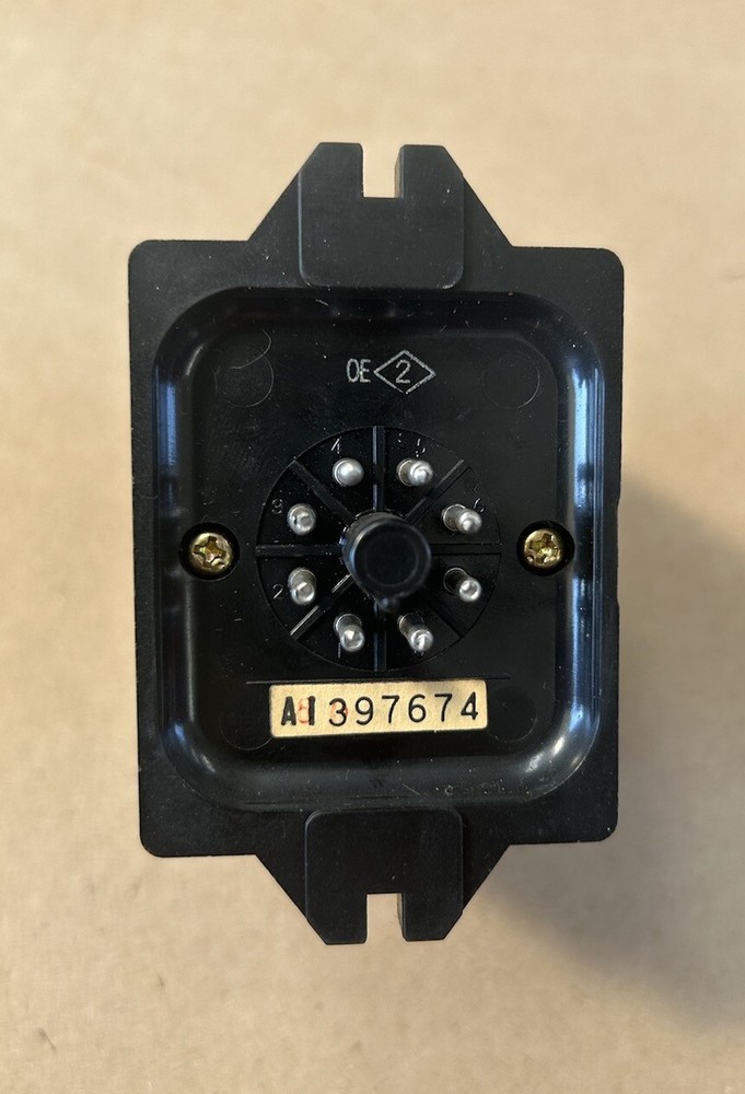 New Omron Solid State Synchronous Motor Timer STP-MNH-AA-UA 10 Sec