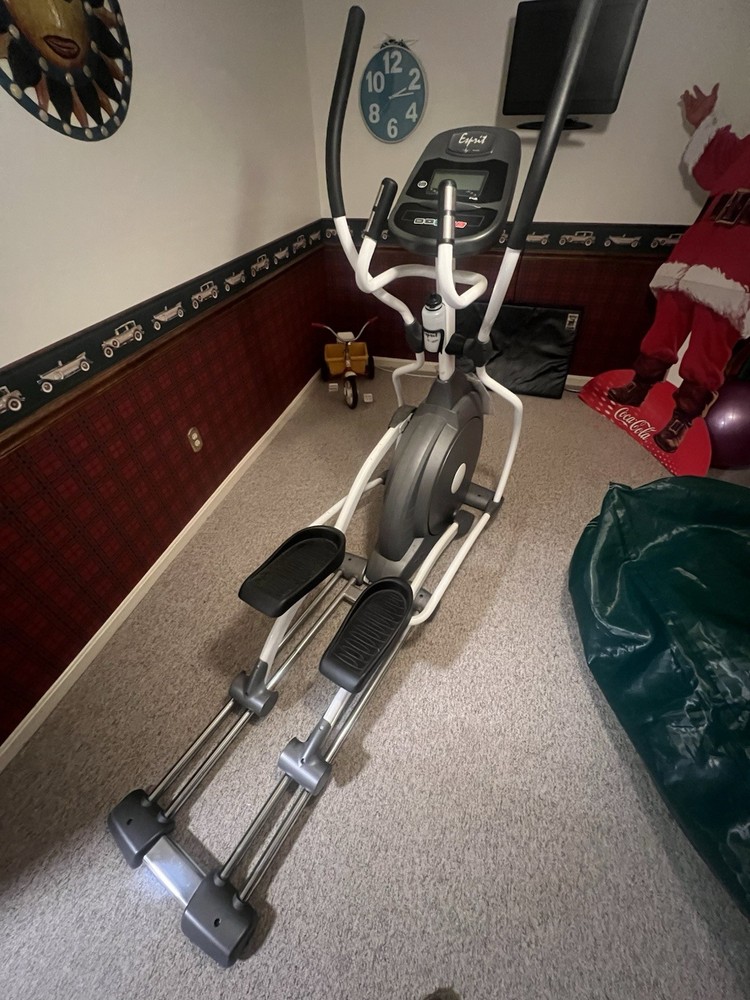 Espirit by Spirit EL355 elliptical exercise machine