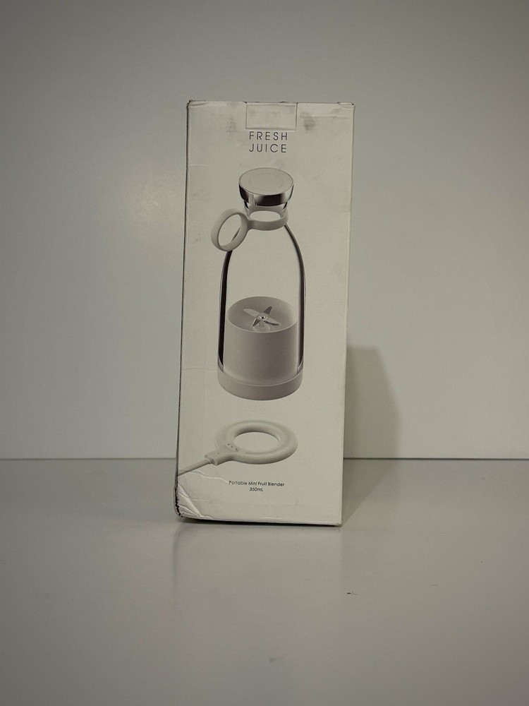 Portable Blender, Magnetic USB Fast Charging Powered Blender
