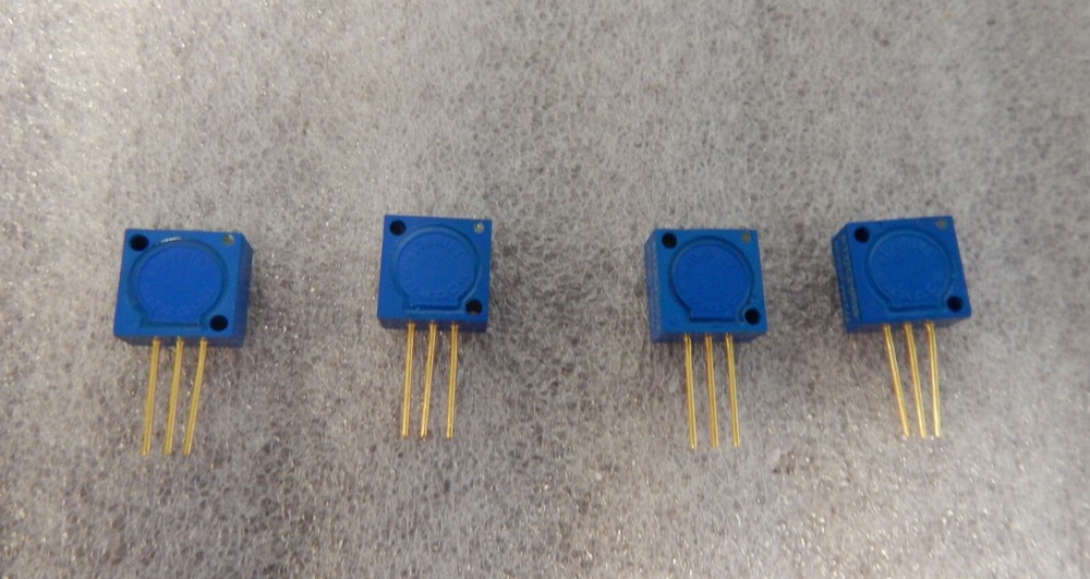 ' 1 PIECE ' - PN# RT22C2W502 - BOURNS TRIMPOT - RESISTOR, VARIABLE
