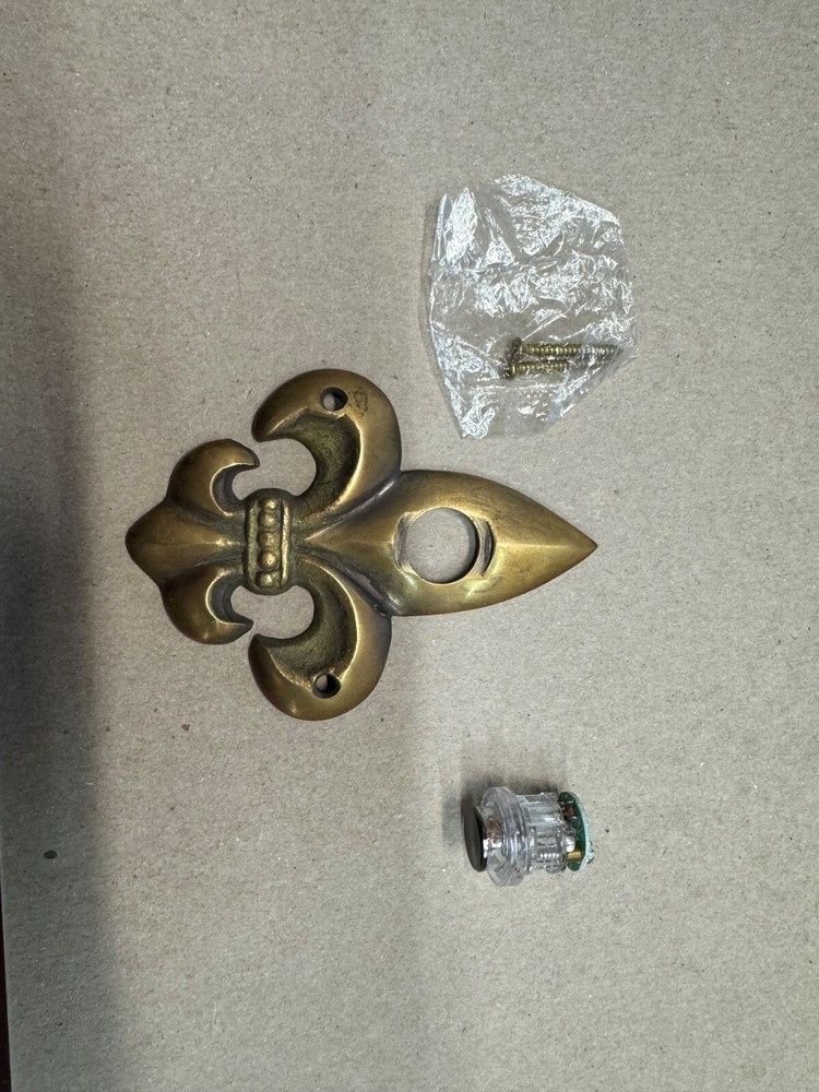 FLEUR DE LIS DOORBELL