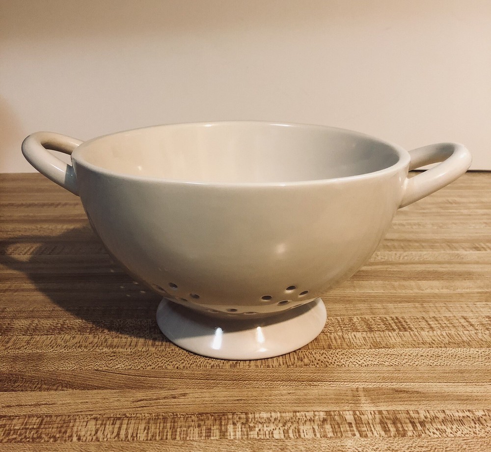 Rae Dunn White “ORGANIC”Ceramic Colander