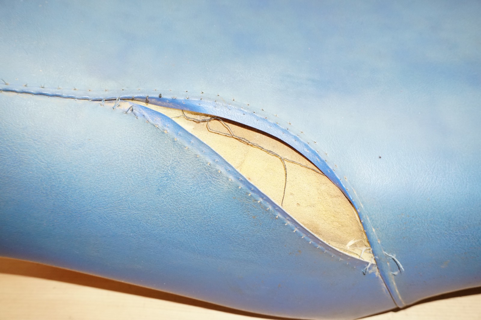 1983 1984 Honda ATC250R ATC250 ATC 250R OEM Seat Cover Foam Pan 77100-964-003