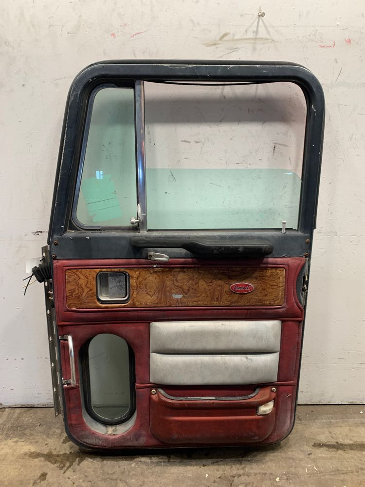 Peterbilt Door (606-13169)