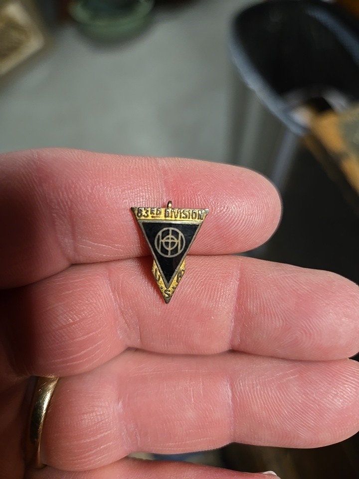 2 Vintage rare old WWII 83rd Infantry Division Thunderbolt DI Unit Crest Pin Lot