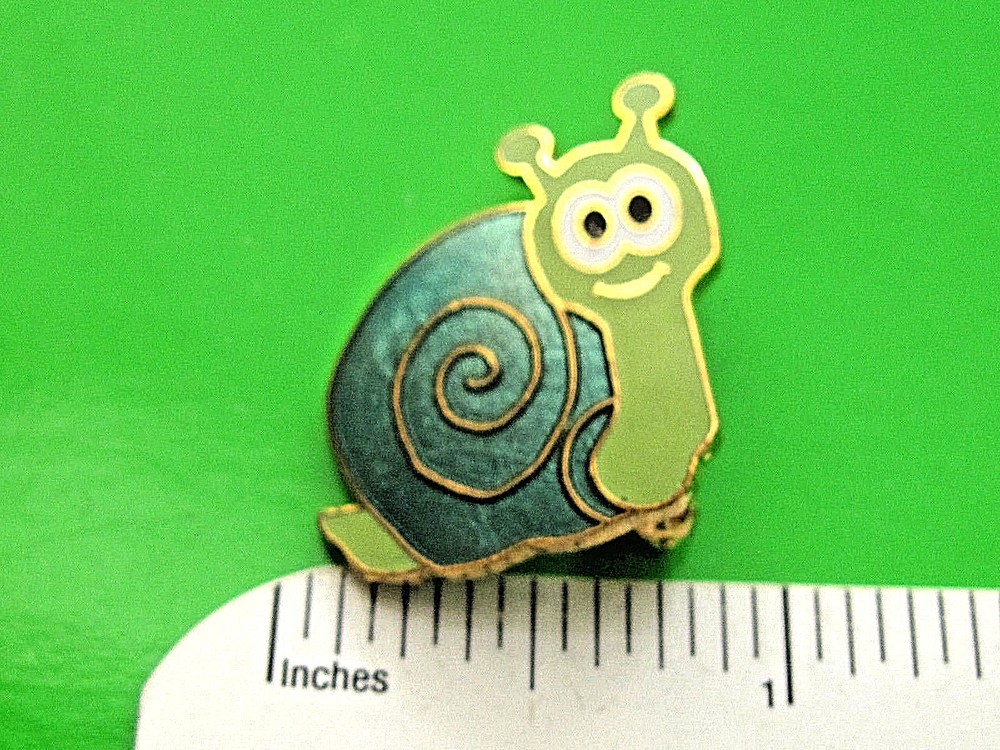 Smiling Comical SNAIL   - pin , brooch GIFT BOXED