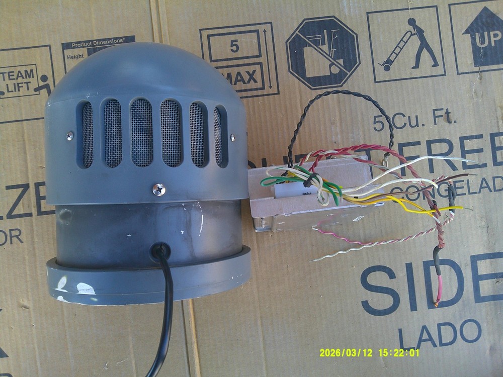 WHELEN HOWLER AND LOW FREQUENCY SPEAKER INCLUDED!!!