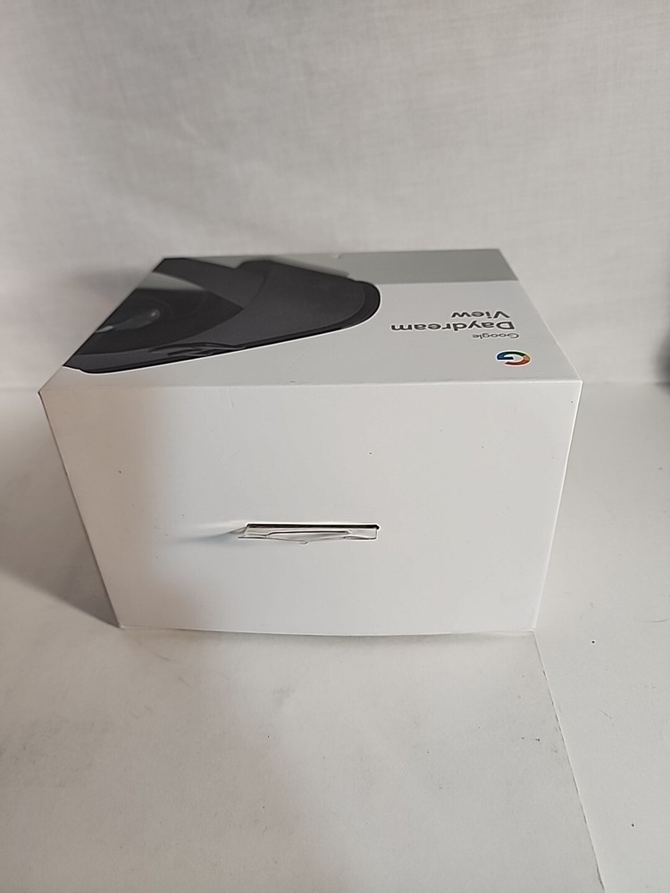 Google Daydream View (2017) VR Virtual Reality Charcoal Headset CIB Remote Box