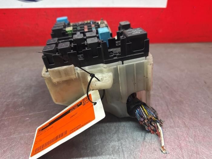 Fuse box Mazda 5 CR1 P22638515