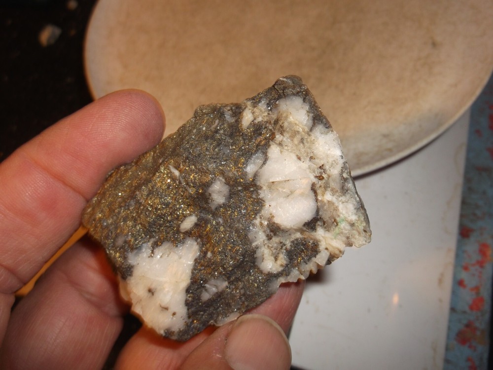Gold, silver, copper, 81 grams samples ,ore high grade .