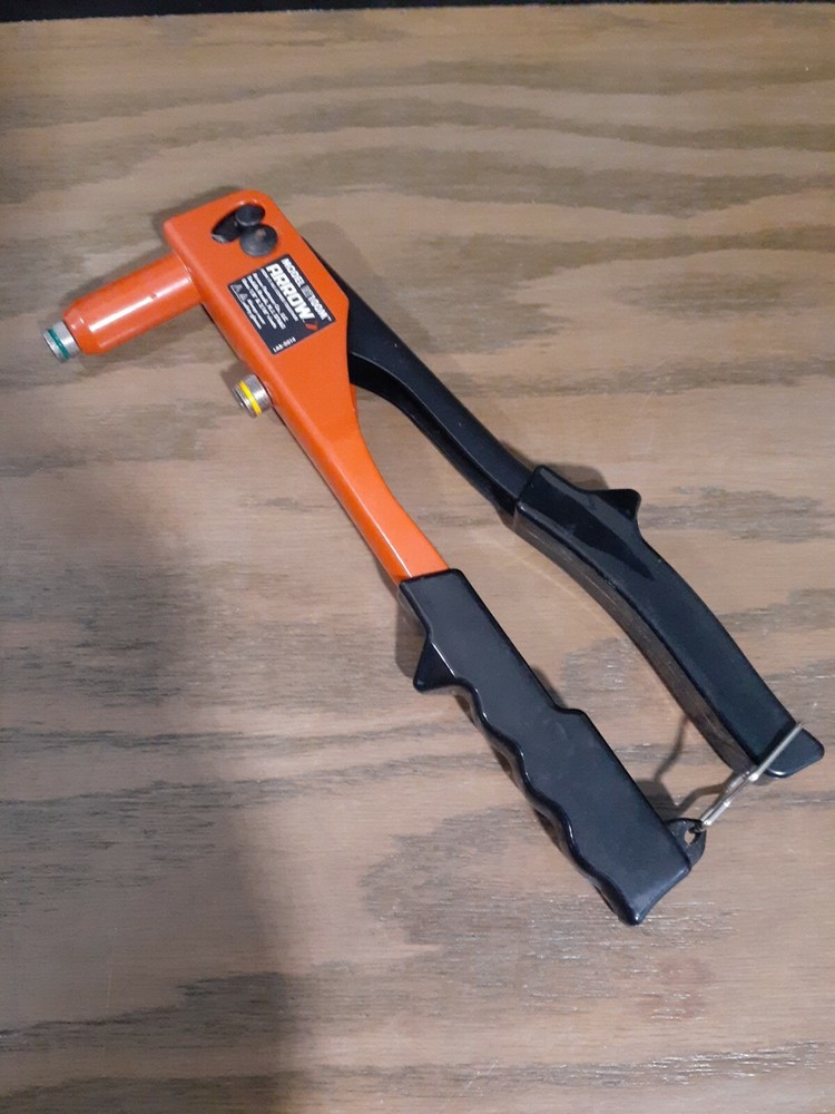 Arrow Model RT100M Rivet Tool Uses 1/8" & 3/16" Rivets