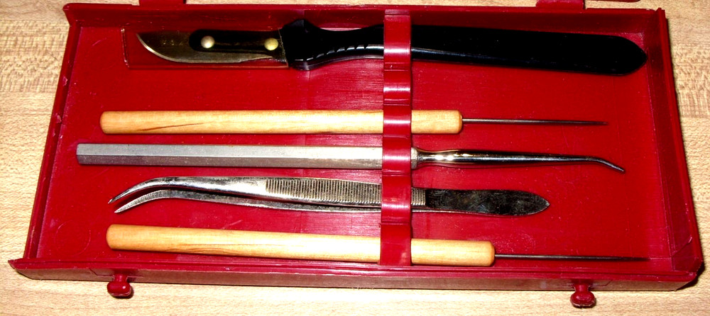 VINTAGE CLAY ADAMS DISSECTING SET