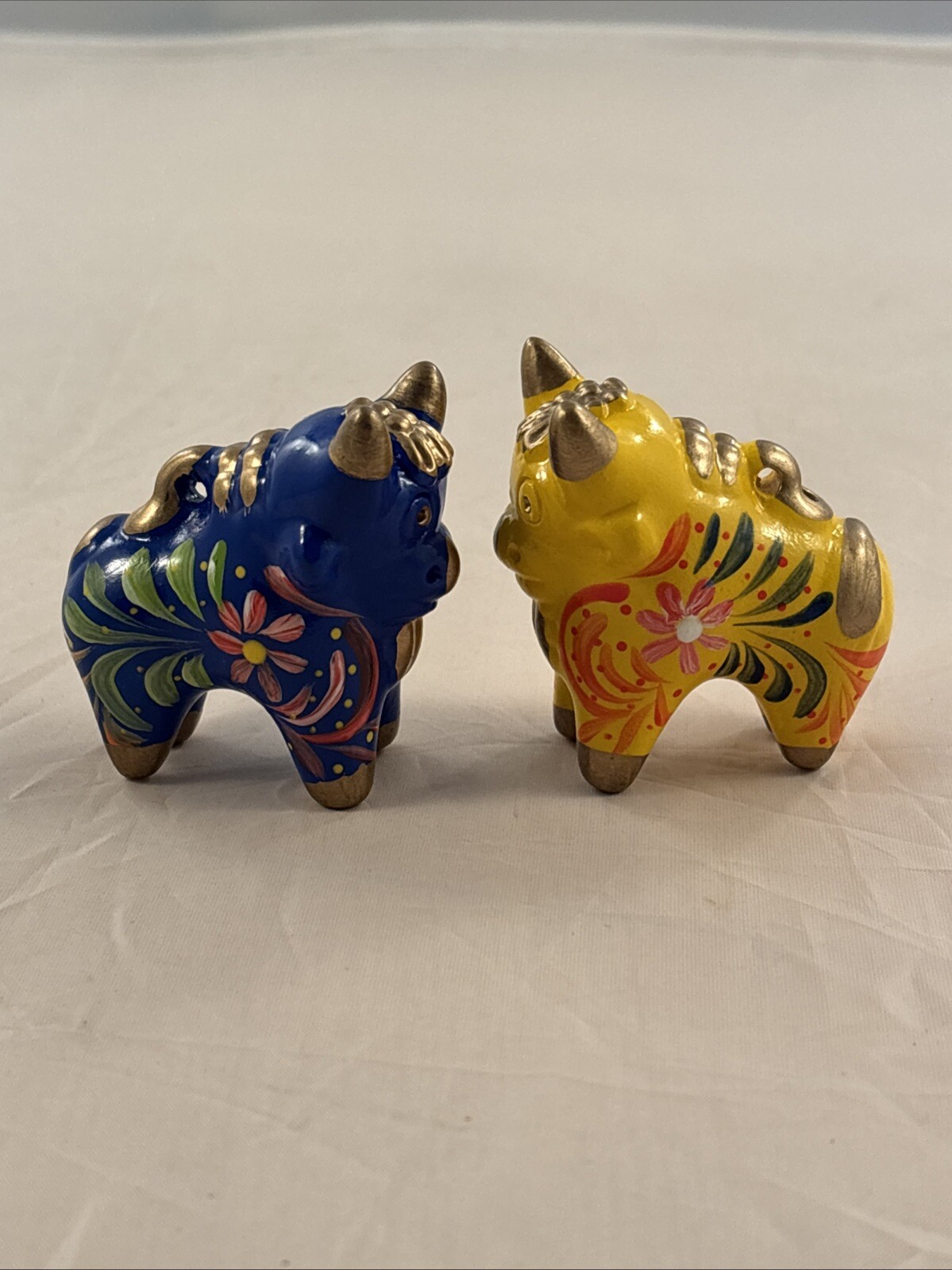 Two Hand Painted Ceramic Peruvian Folk Art Bull of Pucara Colorful 1.5” Figures