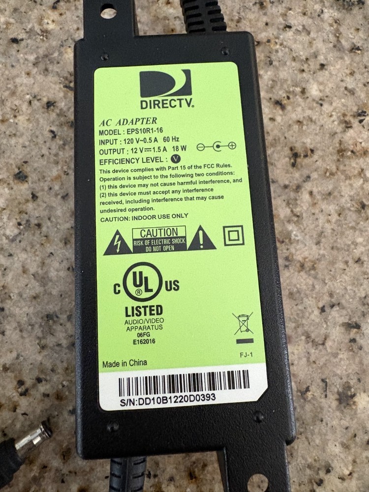 DirectTV Wireless Genie Mini Model C41W-500 w Power Adapter, Remote, Cables