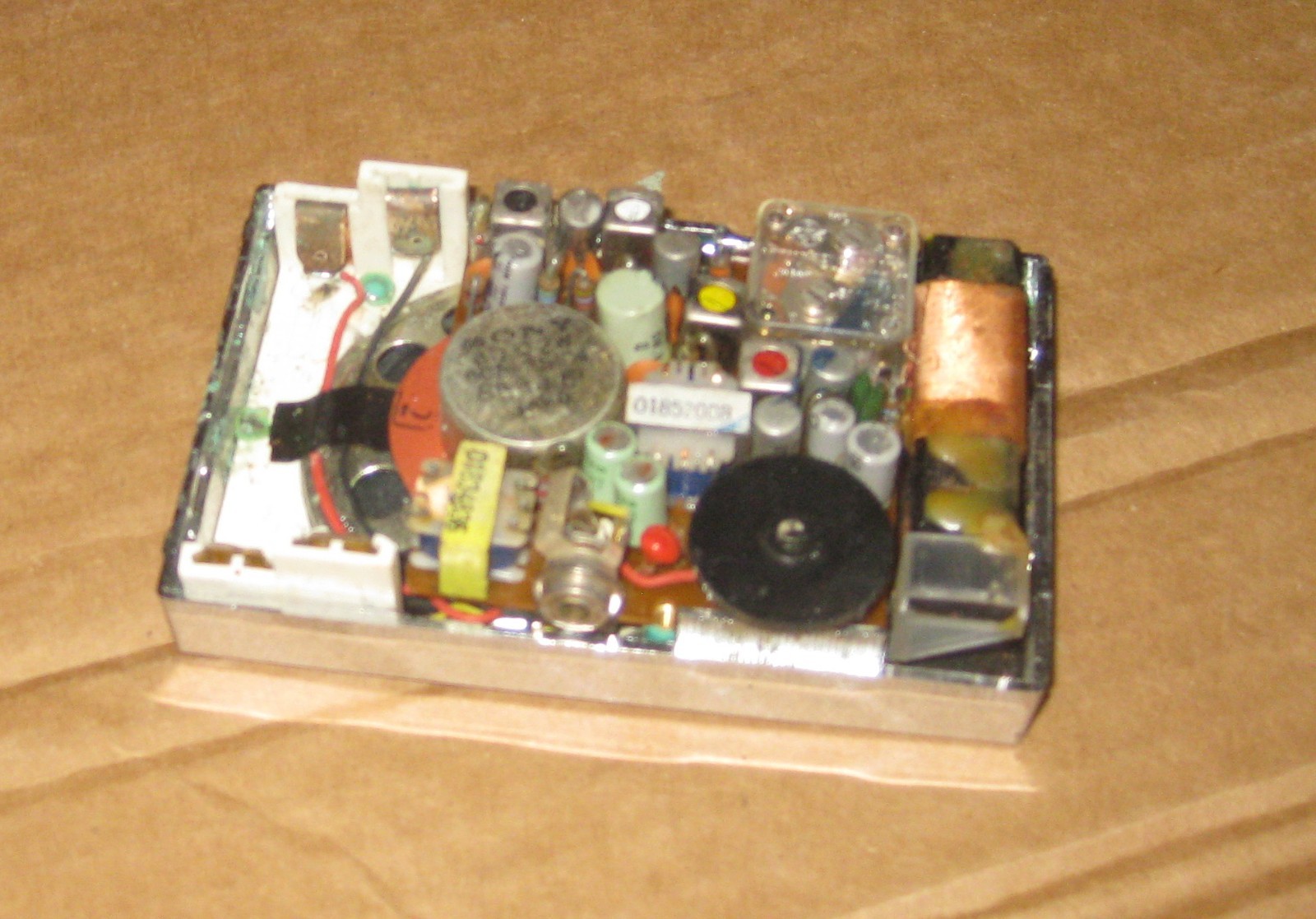 Vintage Sony 2R-31 AM Transistor Pocket Radio WORKING - Please read