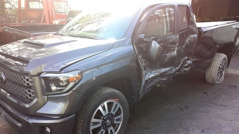 TUNDRA 2019 Camera/Projector 447145