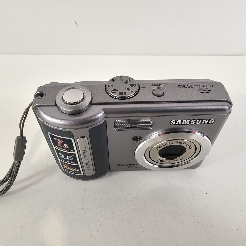 Samsung Digimax D73 7.2MP Compact Digital Camera - Silver