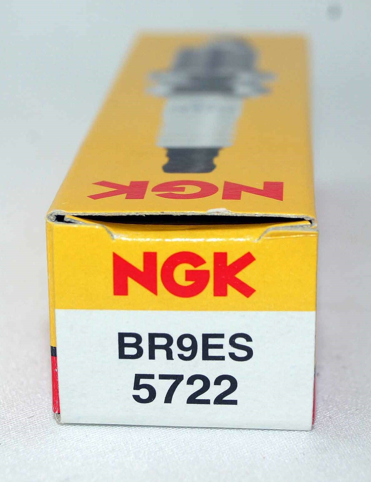 Set of 4 Genuine NGK 5722 BR9ES Nickel Spark Plug with Removable Terminal Nut