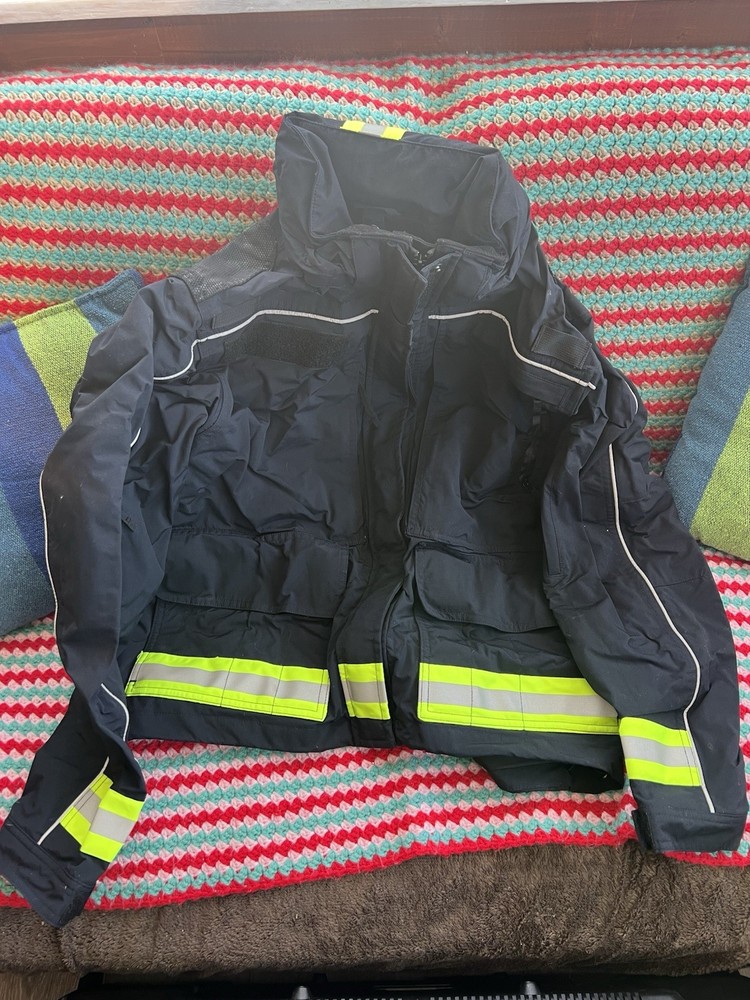 5.11 Tactical Responder Parka Jacket Men Size Medium Waterproof Shell Reflective
