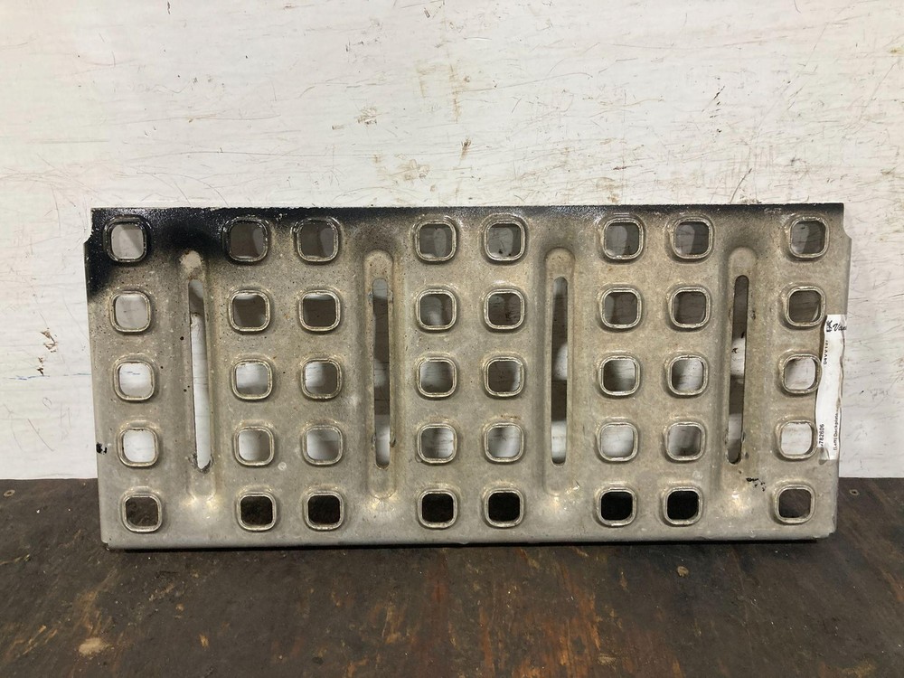 Volvo VNL 9.5 x 20.5 Deckplate - Used