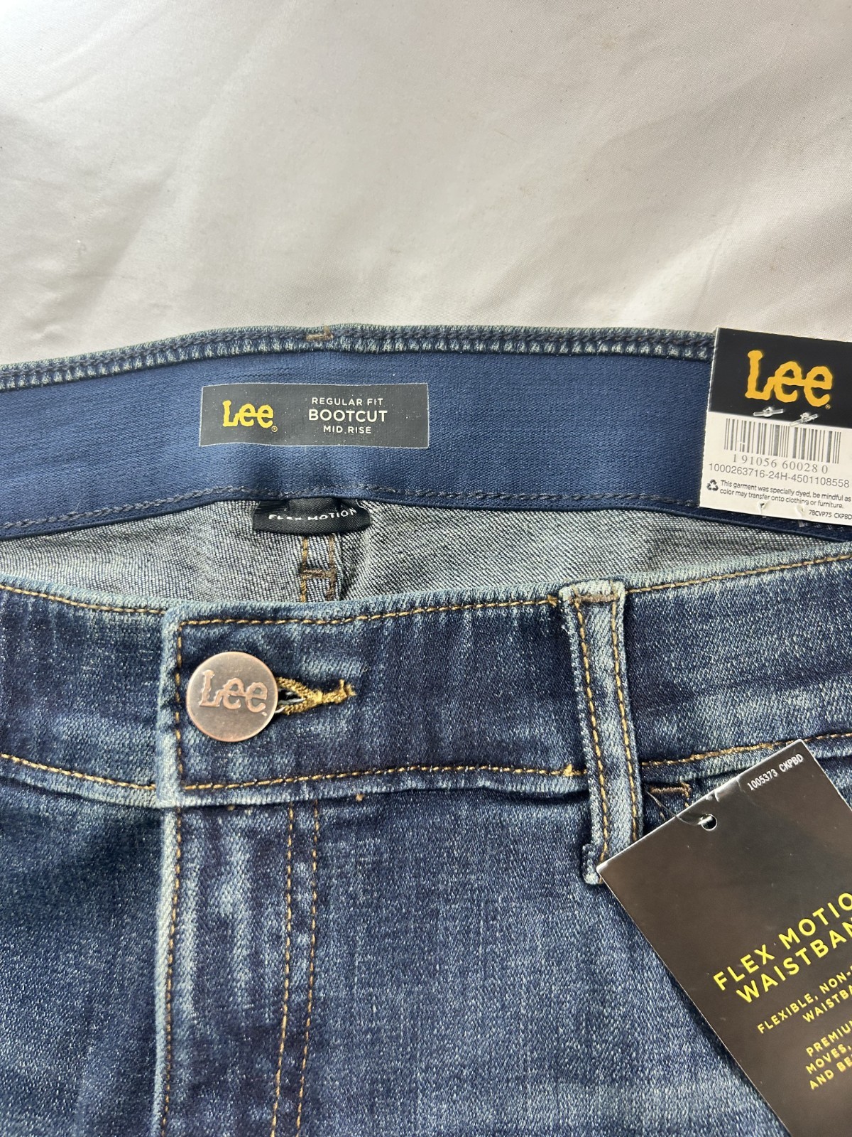 Lee Women's Size 16 Flex Motion Regular Fit Bootcut Mid Rise Blue Jeans