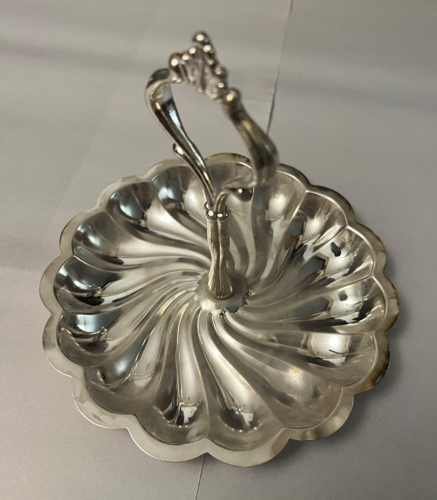 Old Hampshire Silversmiths Silverplated Scalloped Server New In Box-Open For Pic