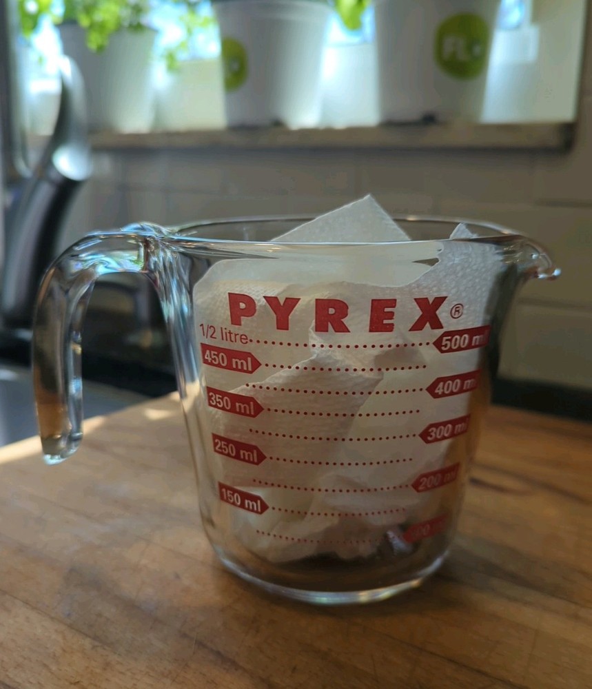 Vtg PYREX 2 Cup Measuring Cup Red Lettering Open Handle