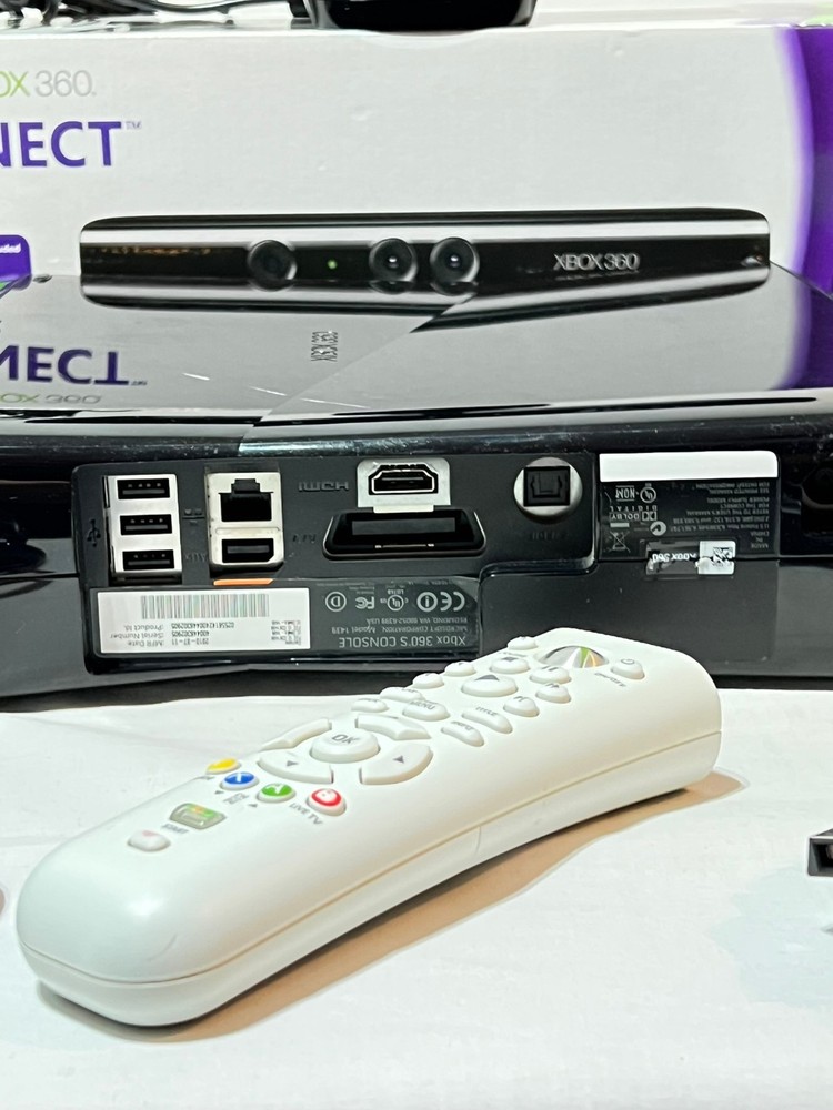 XBOX 360 SYSTEM, GAMES, KINECT SENSOR, XBOX 360 REMOTE CONTROLE EXCELLENT SHAPE