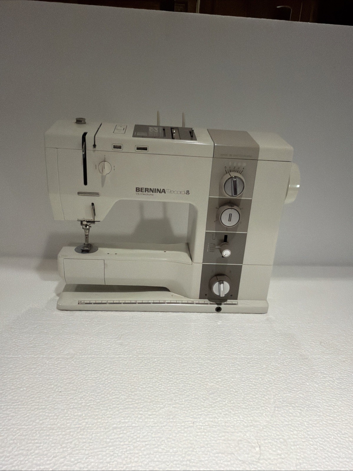 BERNINA Record 930 Electronic Sewing Machine UNTESTED No Power Cord No Pedal