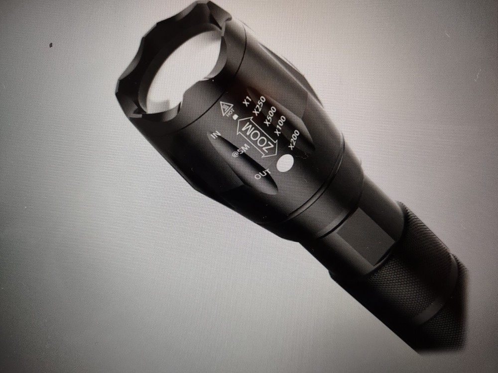 Super Bright Compact Durable Zoomable LED Tactical Flashlight