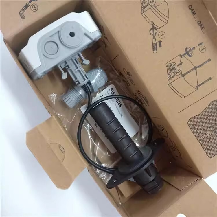 1pcs New SIEMENS Duct Temperature Sensor QAM2110.040
