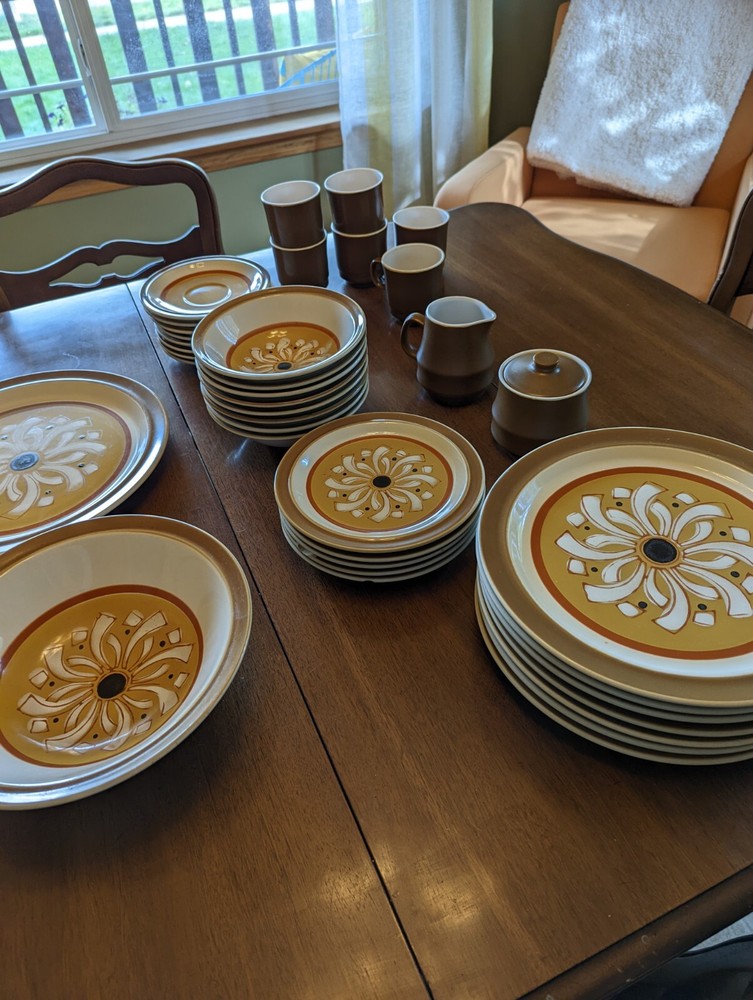 Vintage 1970s Stonewear Set - Japan Pattern: Comet
