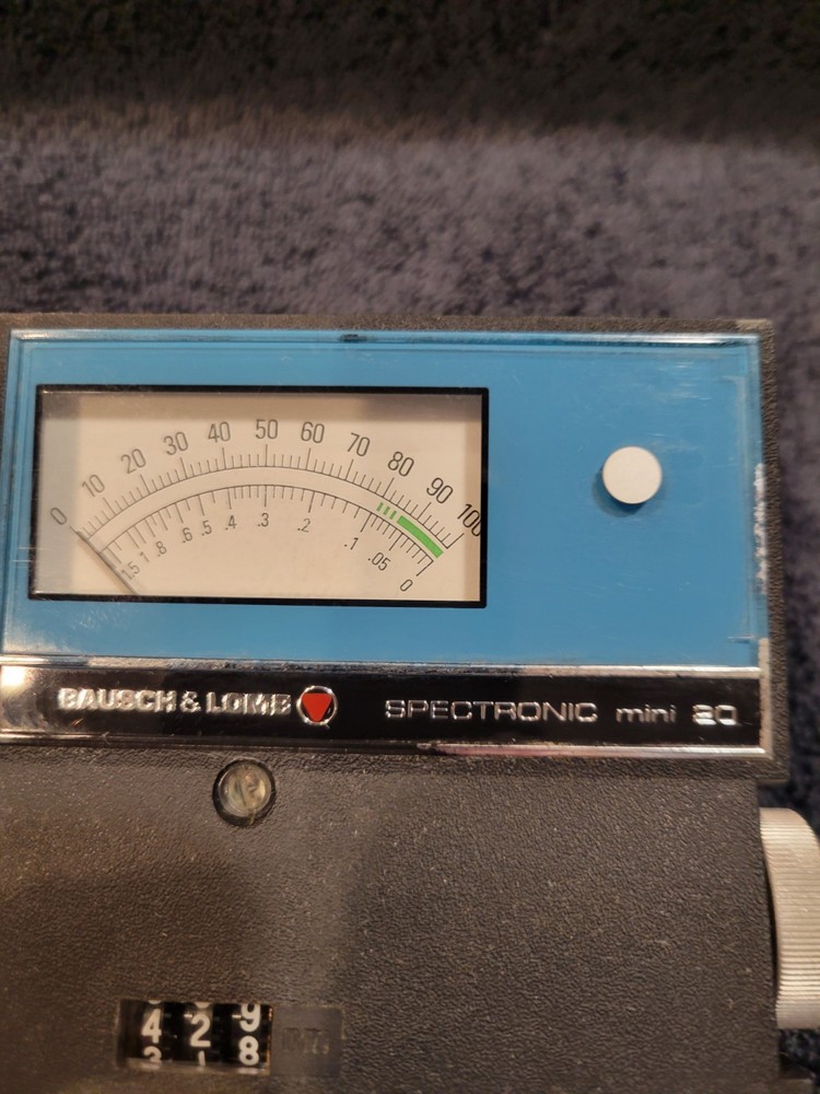 Bausch and Lomb Spectronic Mini 20 Spectrophotometer with Case Untested