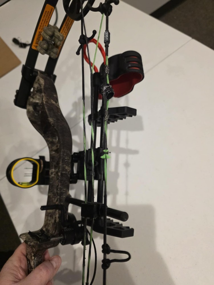 Intrigue Blackout Compound with Extras