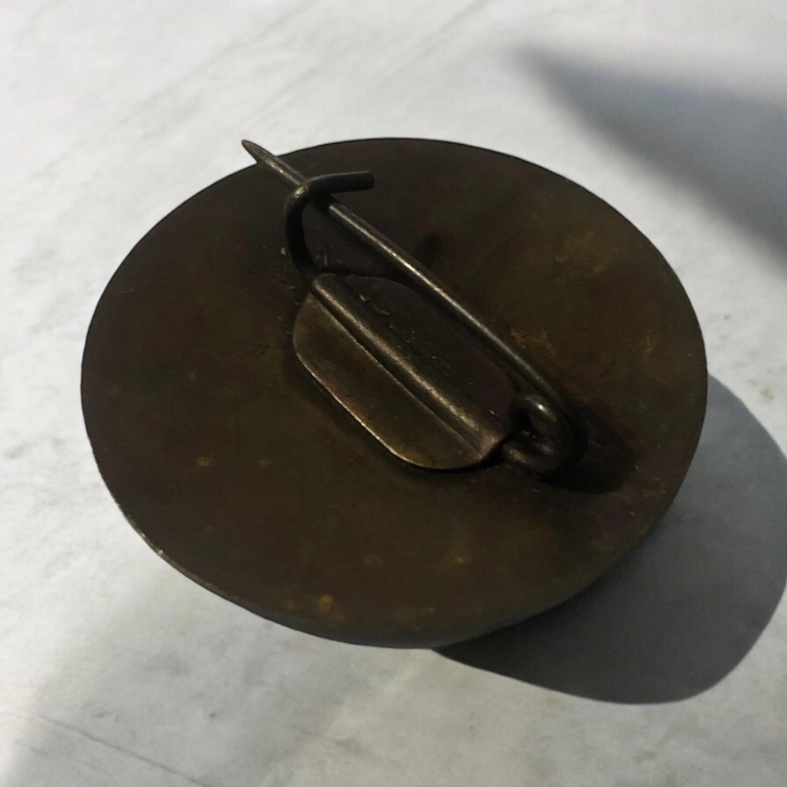 Badge Insignia Indian Motorcycle pinback Vintage patine