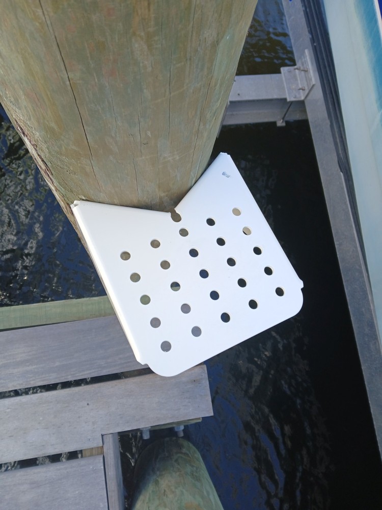 Pier/Dock Boating Assist Step - attaches to pier/dock column