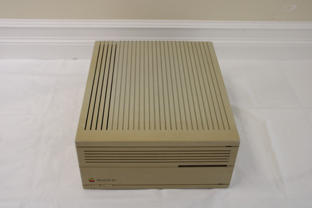 Apple Macintosh ii CX M5650 Computer Desktop BCG9GRM5650 CPU "READ"